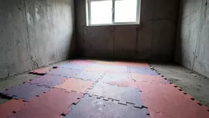 Tania podłoga do piwnicy